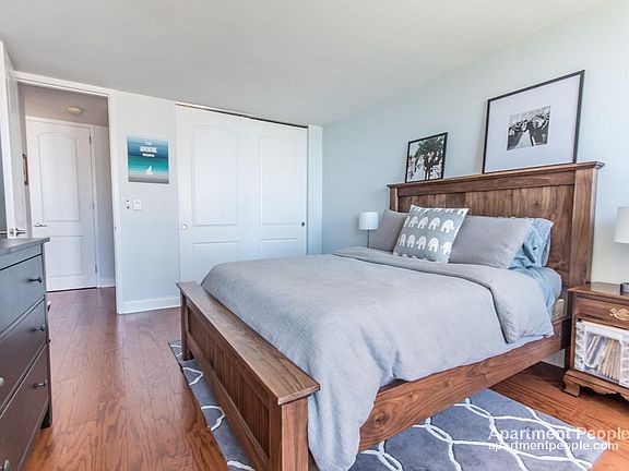 4th image of 2626 N Lakeview Ave APT 3009