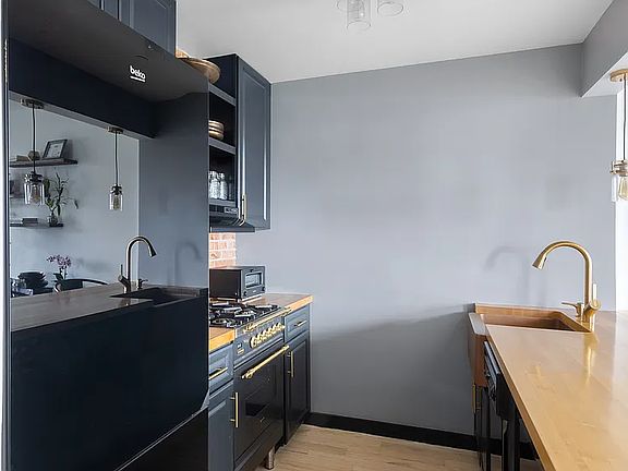 4th image of 25-25 Newtown Ave #4B