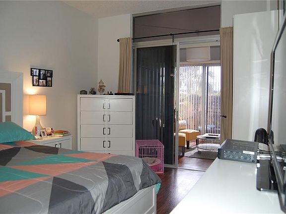 4th image of 7400 Sun Island Dr #110