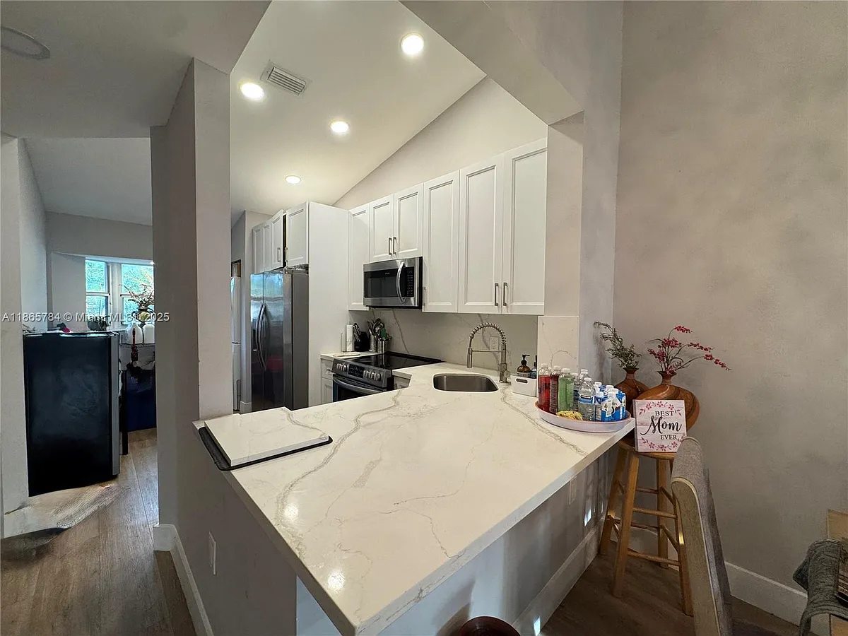 Building Photo - 2173 NW 78th Ave #205