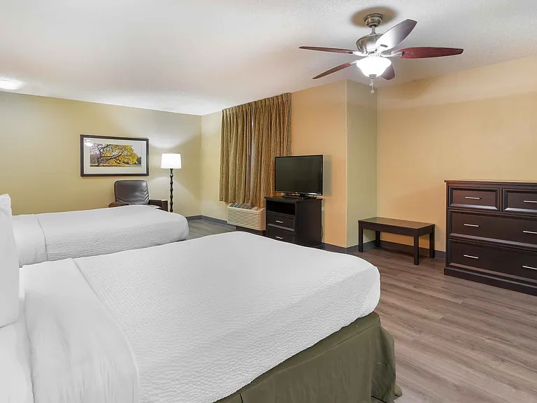 Deluxe Studio - 2 Full Beds