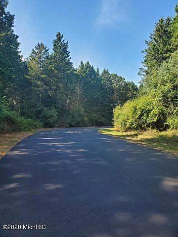 2nd image of 13170 Spruce Ridge Rd