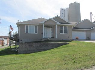 206 Walnut St UNIT 4, Traer, IA 50675