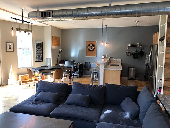 3rd image of 2422 Tremont Pl APT 104