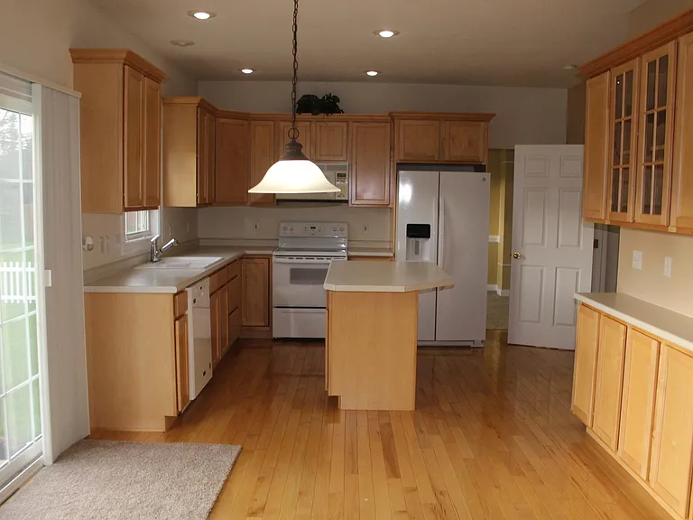 7112 Bolingbrook Dr — Photo 8