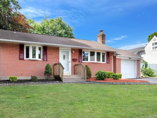 6 Lancaster Place, South Huntington, NY 11746