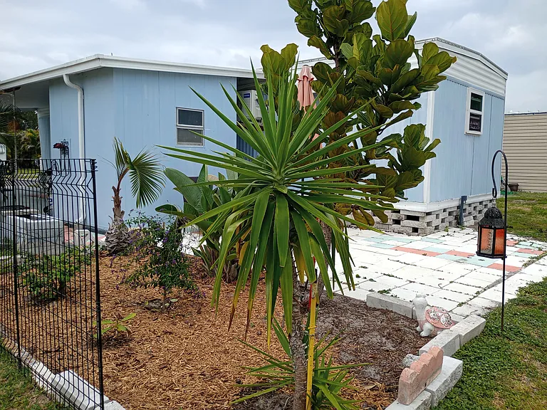 Curlew Rd — Photo 19