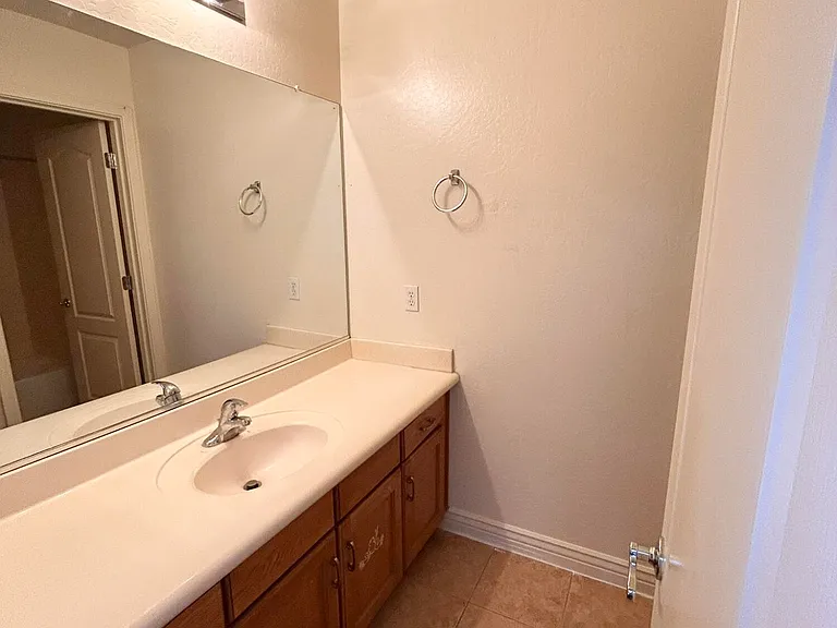 2692 E Vermont Ct — Photo 23