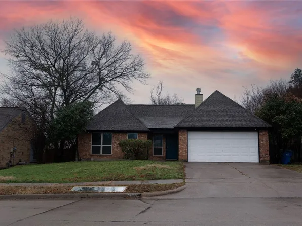8322 Intrepid Ln, Rowlett, TX 75089