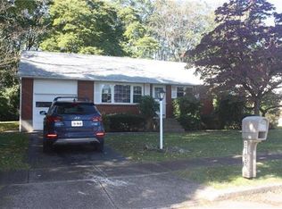 1709 Hampton Rd, Bethlehem, PA 18020