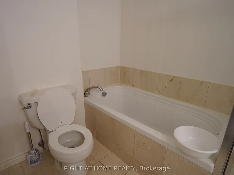 18 William Carson Cres #716 — Photo 19