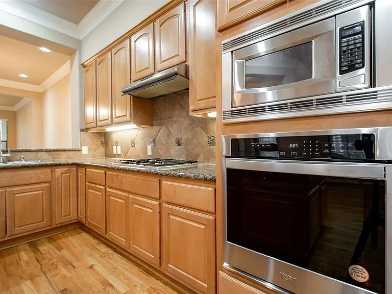 2906 Royal Oaks Crst — Photo 9
