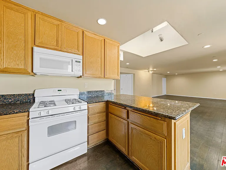 6815 Baird Ave #5 — Photo 13