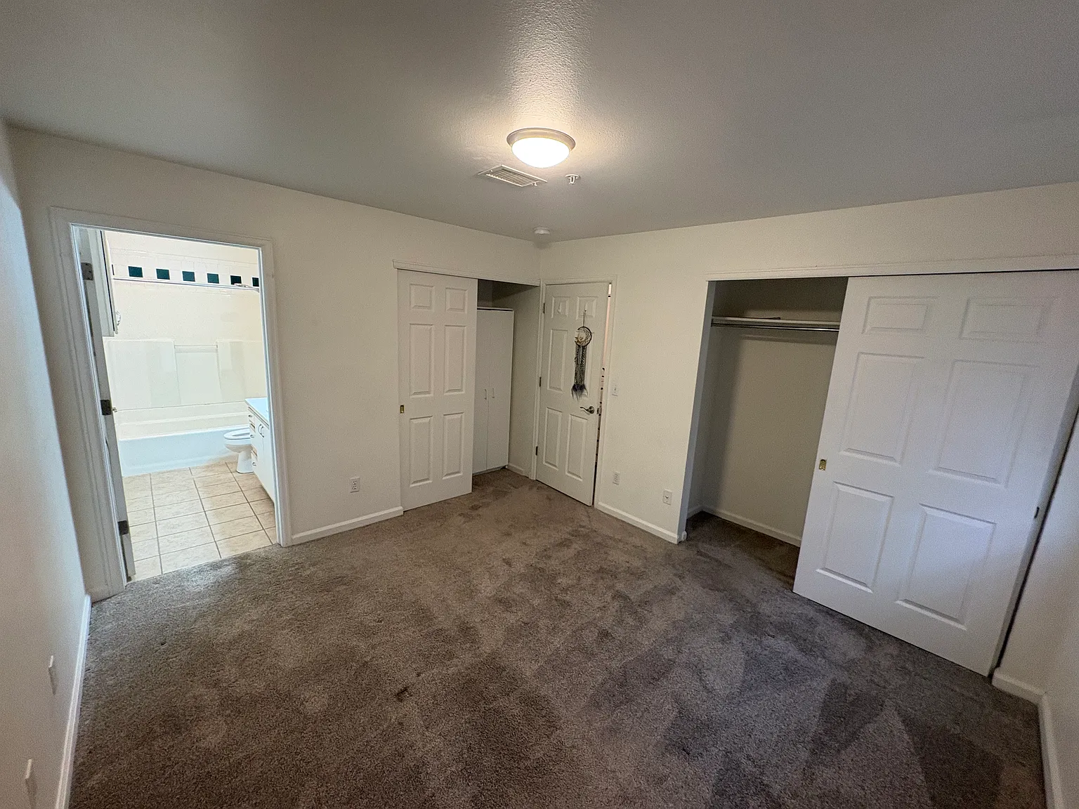 3 bed, 1100 sqft, $2,795 — Photo 3