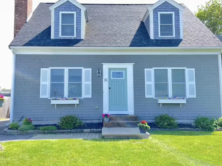 16 Dillingham Ave — Photo 1