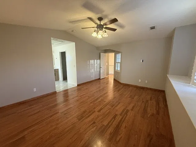 3 bed, 1908 sqft, $3,600 — Photo 3