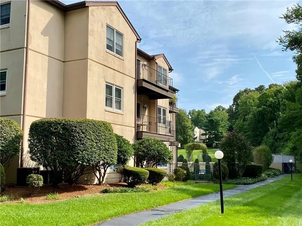 185 Manville Hill Rd APT 505, Cumberland, RI 02864
