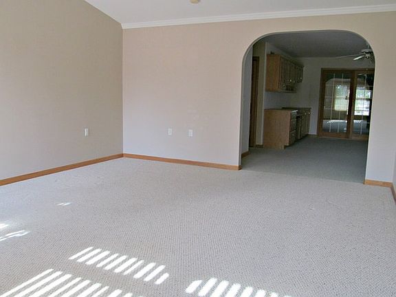 5th image of 2314 Eastwood Ave
