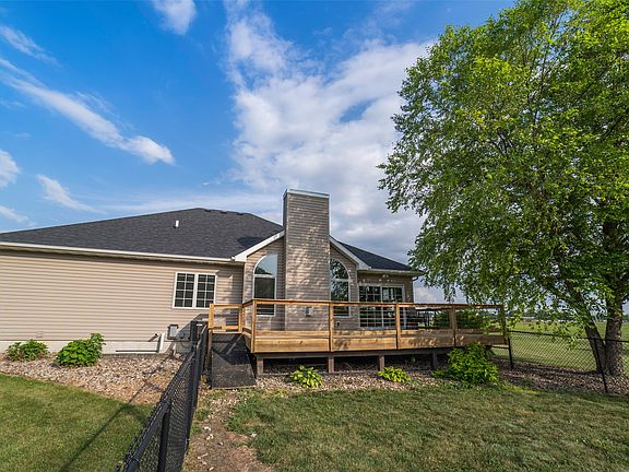 3rd image of 113 Centennial Dr