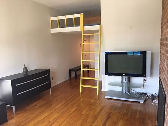 5th image of 67 8th Ave APT 31