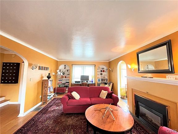 4th image of 515 Sedgwick Dr