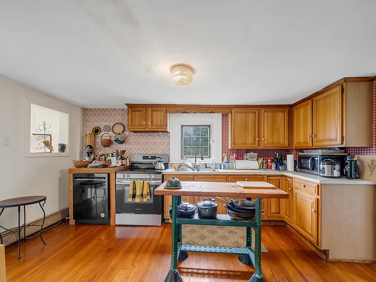 69 S Hampton Rd #1 — Photo 5
