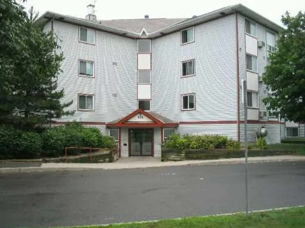 318 Lorry Greenberg Dr #322, Ottawa, ON K1T 2R5