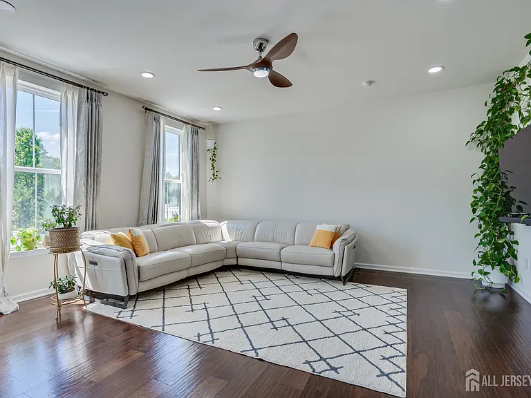14 Hyacinth Ln — Photo 17