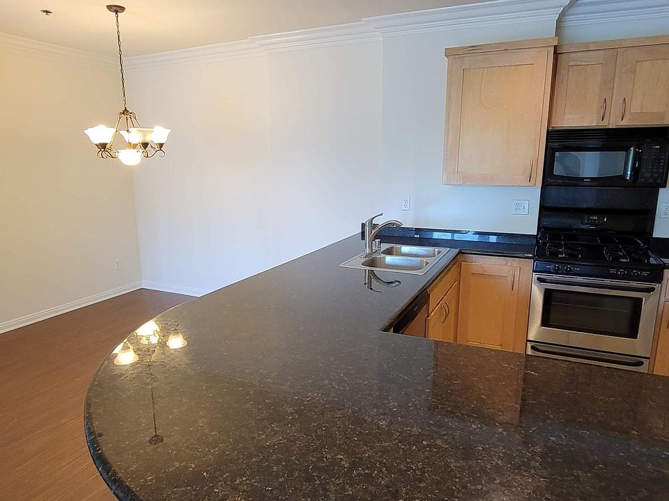 1st image of 949 N Croft Ave