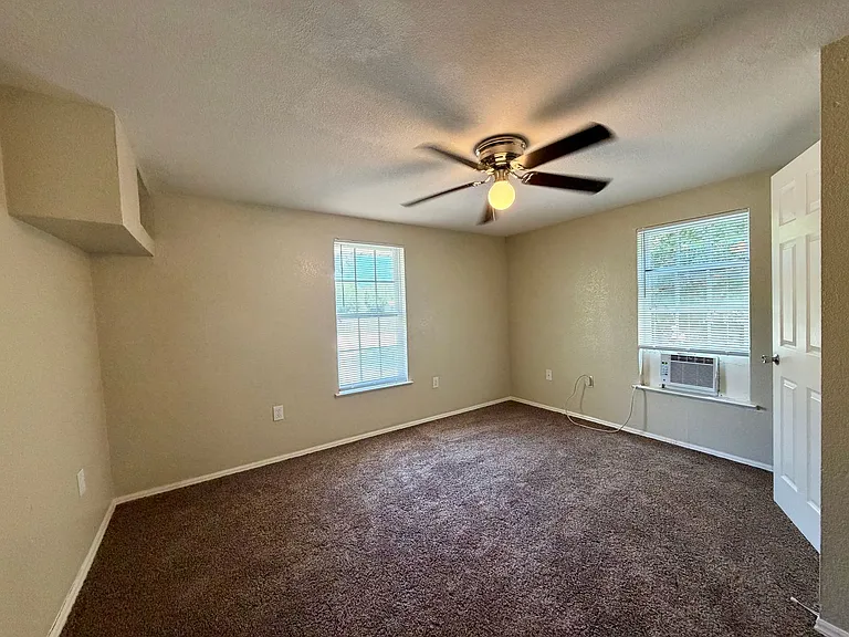 203 W Nolan St — Photo 6