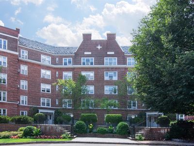 6 Midland Gardens #2E, Bronxville, NY, 10708