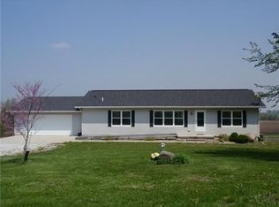 3865 Greens Grove Rd, Center Point, IA 52213