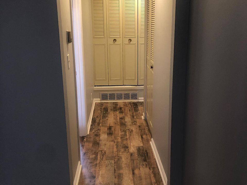 2nd image of 1927 Newburg Rd APT 8