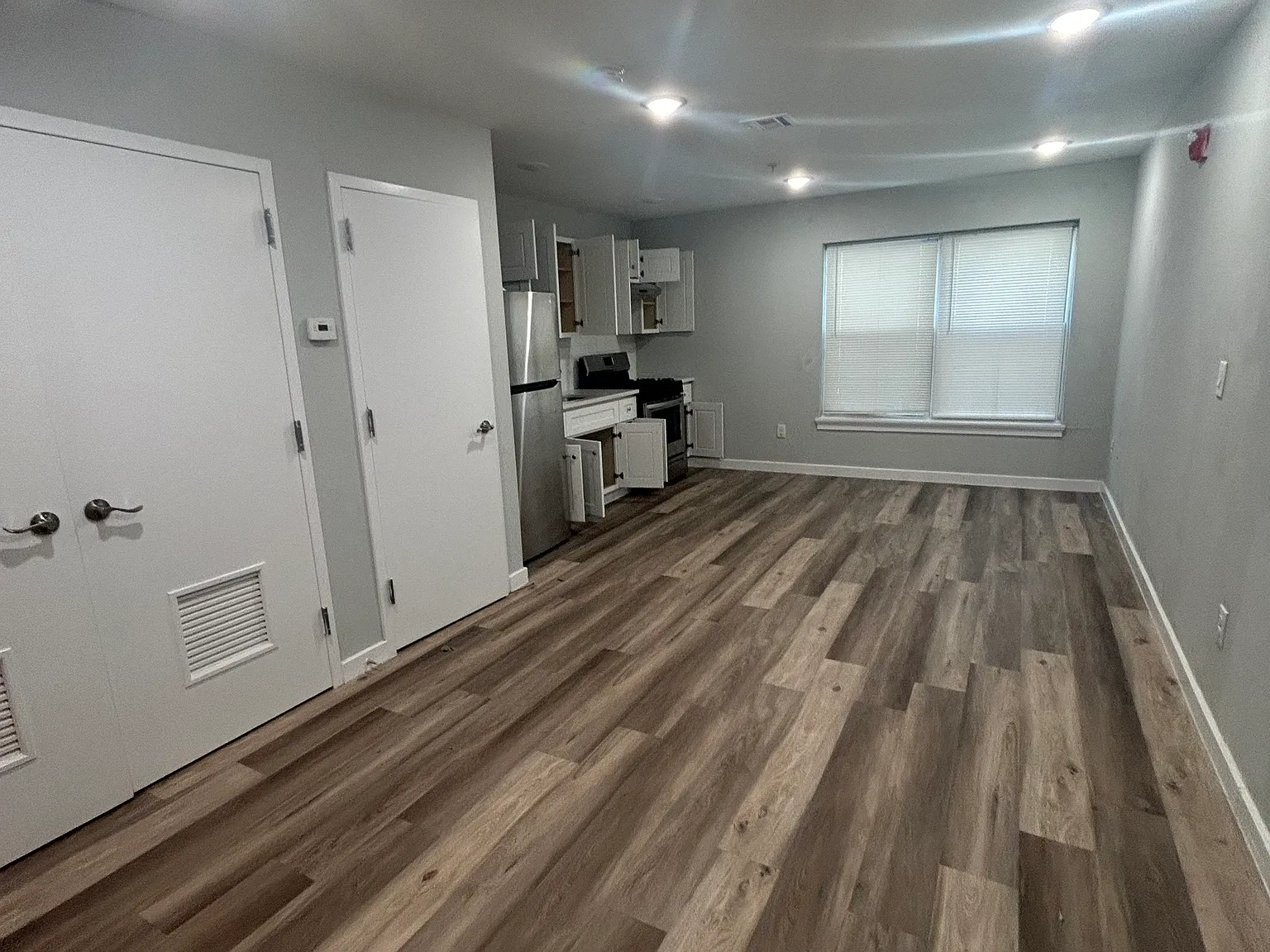Studio, $1,472 — Photo 2