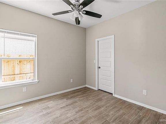 5th image of 1614 Playa Dr