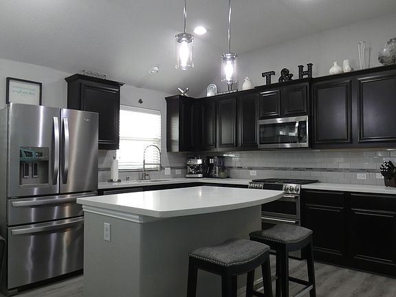 2nd image of 1715 Indigo Creek Ln
