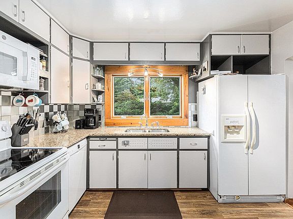 4th image of 13839 Murray Dr