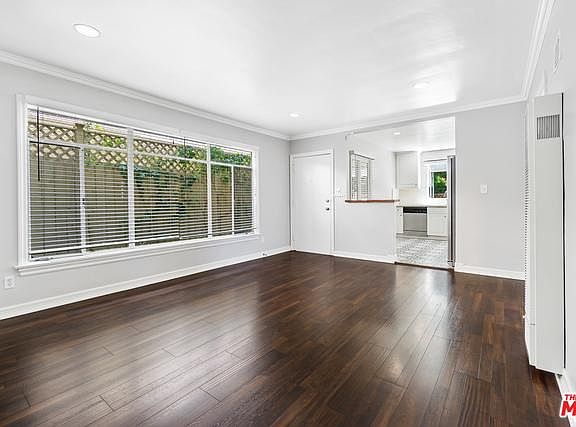 4th image of 920 Westbourne Dr APT 9