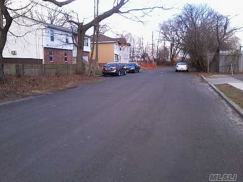 2nd image of 25 Simmons St