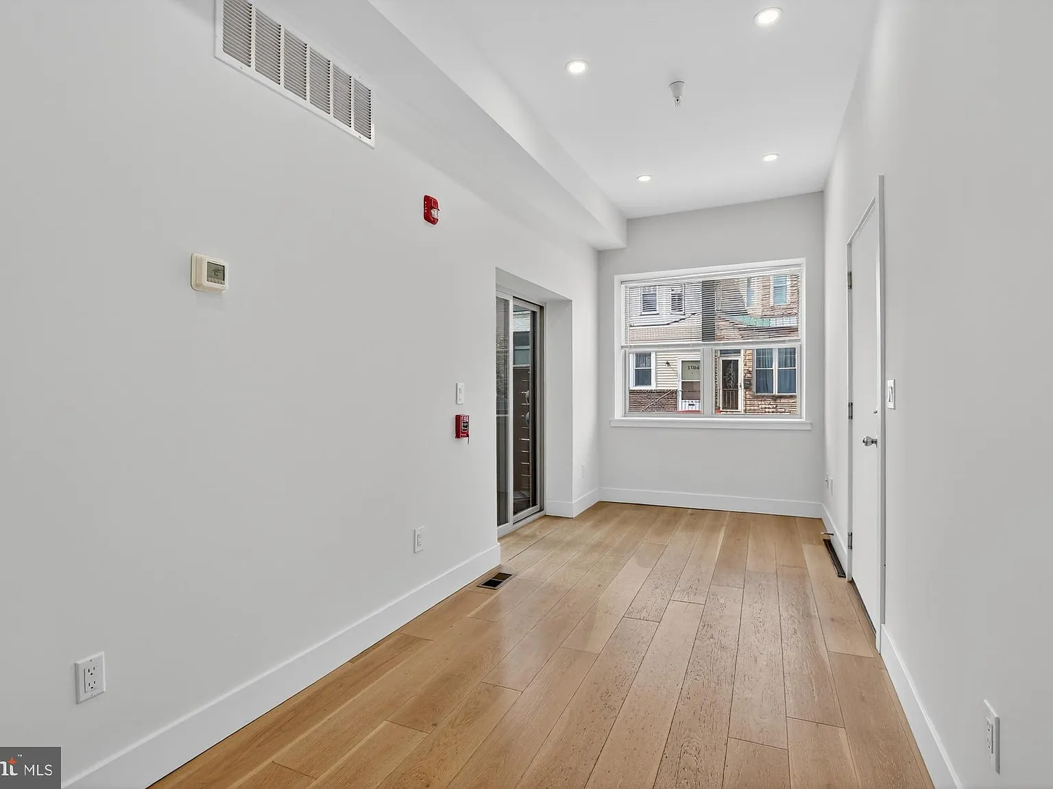 1 bed, $1,320 — Photo 4