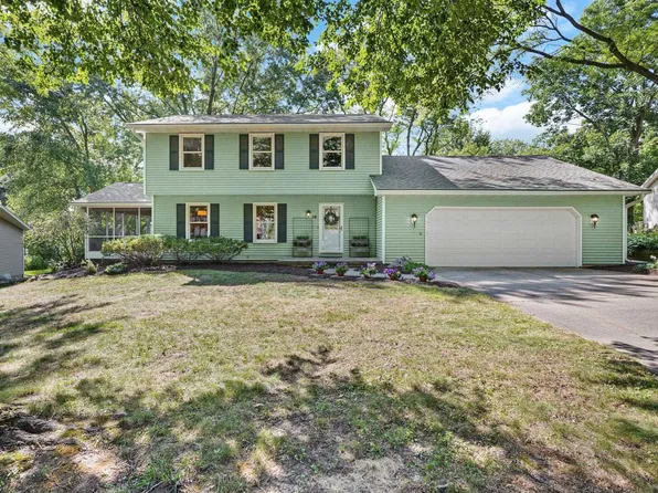 10 Stonecrest Cir, Madison, WI 53717