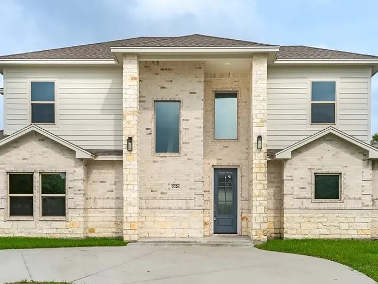 7026 Adcote Dr — Photo 1