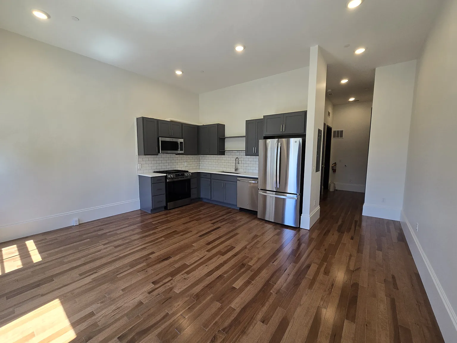 1 bed, 587 sqft, $1,600 — Photo 4