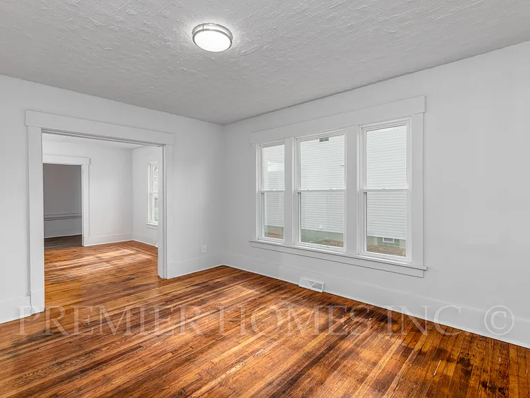 1111 11th St NW — Photo 16