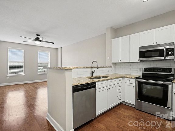 3rd image of 1315 East Blvd Unit 532