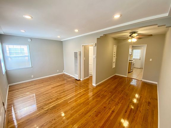 2nd image of 641 W Glenoaks Blvd #B