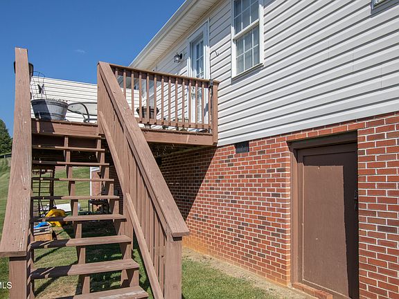 4th image of 20892 Deer Run Dr #A & B
