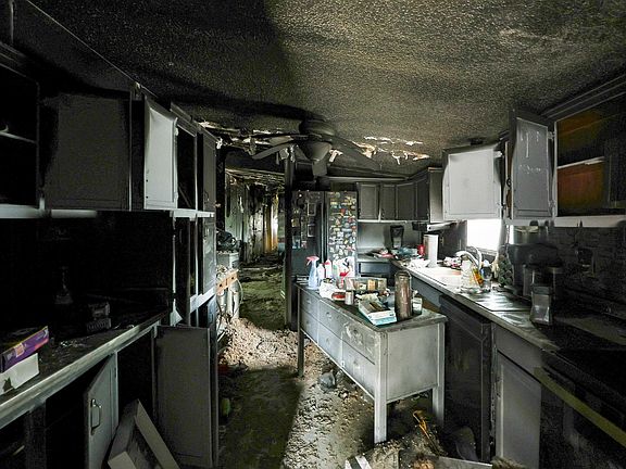 5th image of 105 Coral Ct.