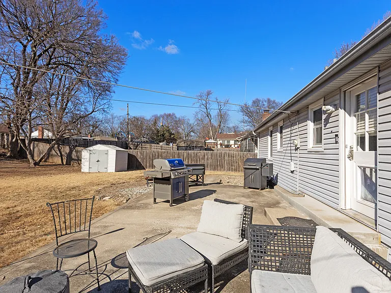 3314 NE Mohawk Ln — Photo 28