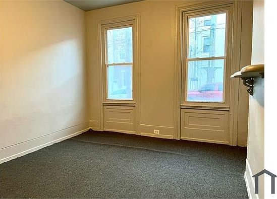 2nd image of 627 Cherry St Floor 1